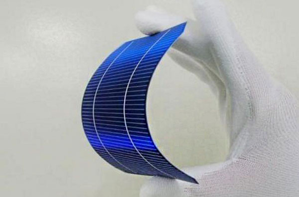 薄膜太陽(yáng)能電池有什么特點(diǎn)？與光伏電池板有什么區(qū)別？