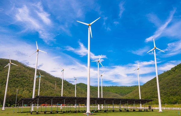 風(fēng)光互補(bǔ)太陽能路燈的工作原理及結(jié)構(gòu)詳解