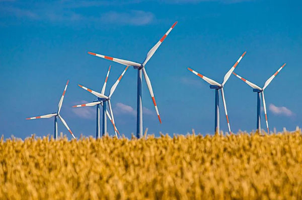 風(fēng)力發(fā)電機轉(zhuǎn)一圈可以發(fā)多少度電？