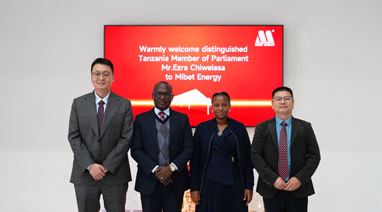 李良邦先生與坦桑尼亞能源部長(zhǎng)特別代表、國(guó)會(huì)議員Mr.Ezra合影